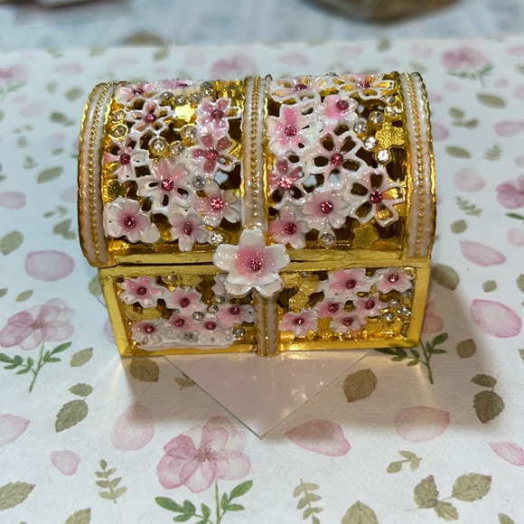 Accessories - Cherry blossom trunk trinkets